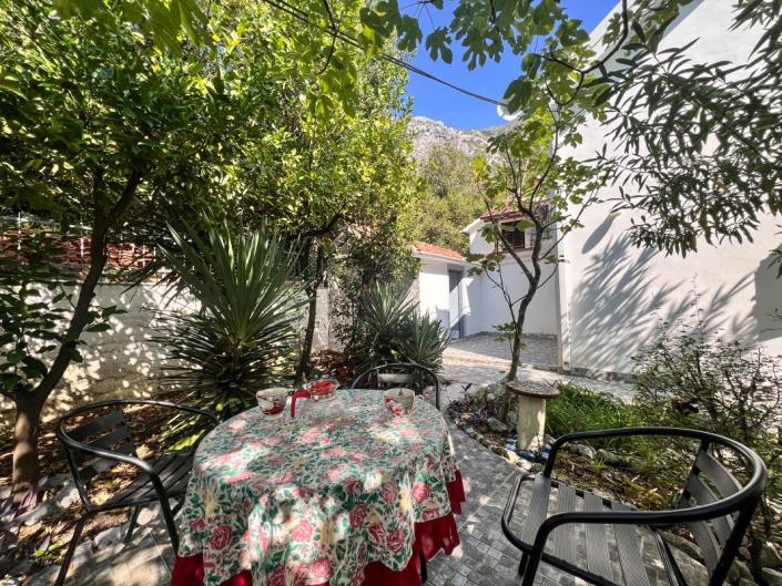 Image No.6-2 Bed House for sale