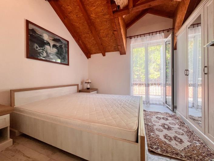 Image No.11-2 Bed House for sale