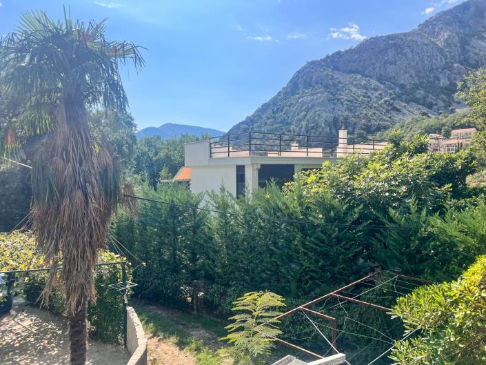 Image No.13-2 Bed House for sale