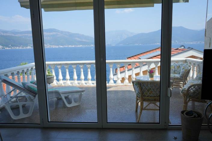 Image No.2-4 Bed House for sale