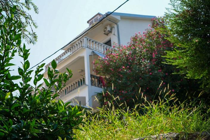 Image No.17-4 Bed House for sale