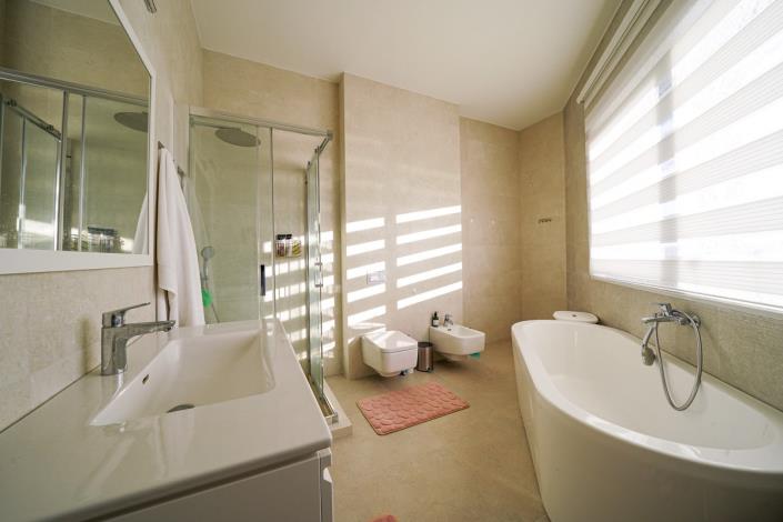 Image No.19-4 Bed Villa for sale