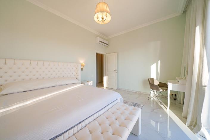 Image No.27-4 Bed Villa for sale