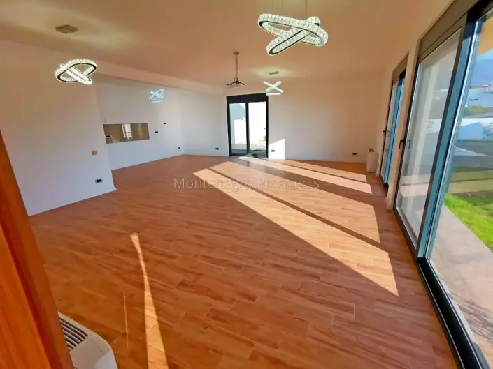 Image No.9-4 Bed House for sale