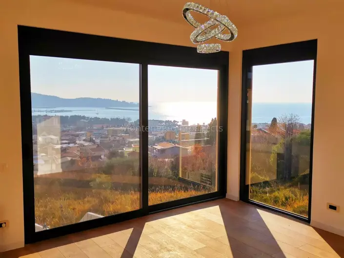 Image No.2-4 Bed House for sale