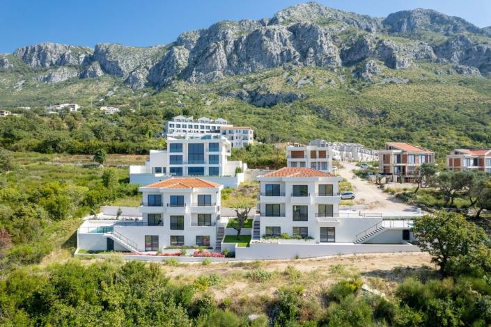 Image No.2-5 Bed Villa for sale