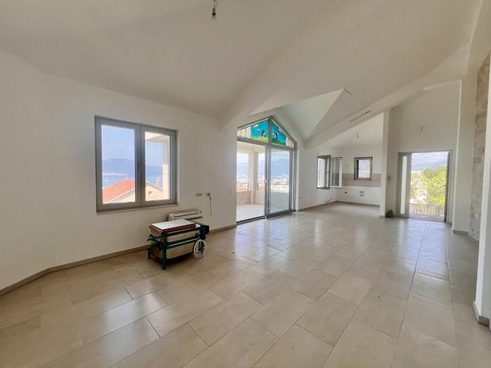 Image No.3-2 Bed House for sale