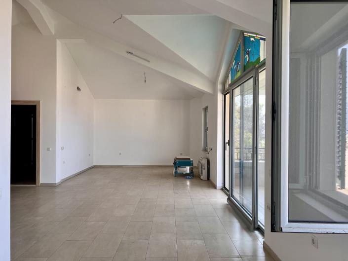 Image No.16-2 Bed House for sale