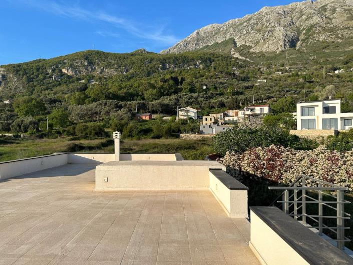 Image No.21-3 Bed House for sale