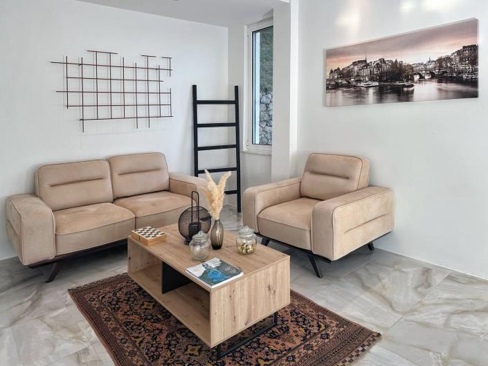 Image No.27-3 Bed House for sale