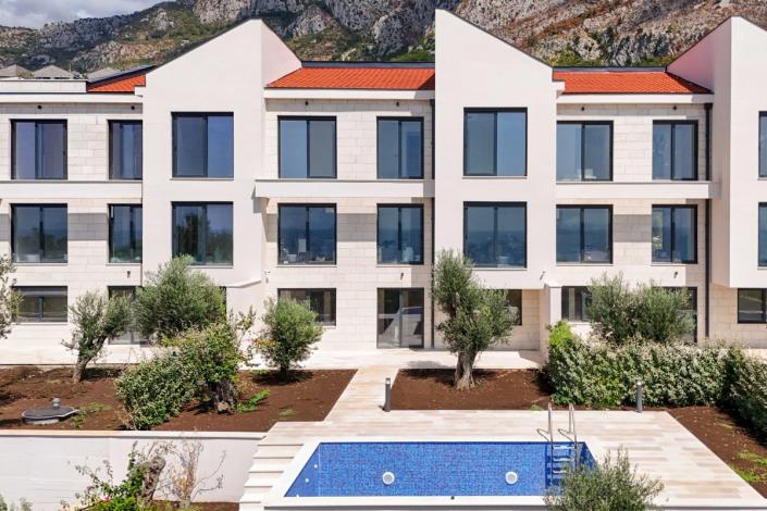 Image No.12-4 Bed House for sale