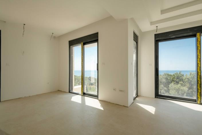 Image No.19-4 Bed Hotel for sale