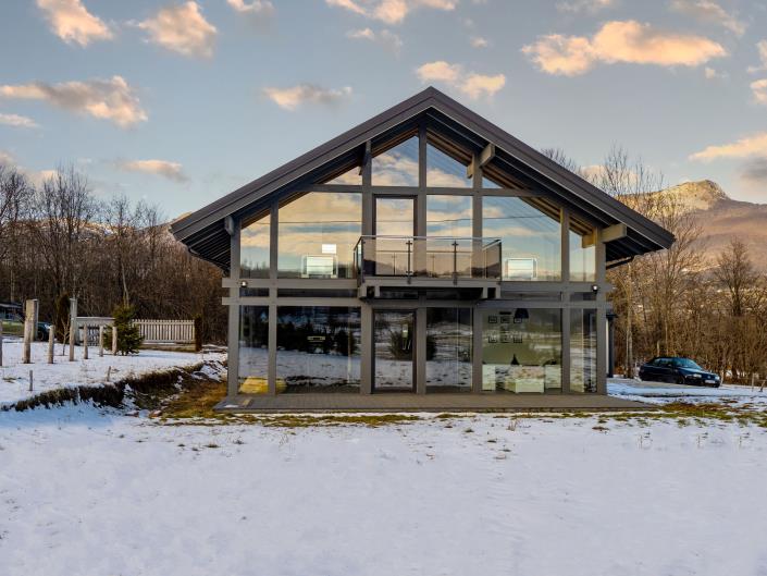 Image No.2-4 Bed Villa for sale