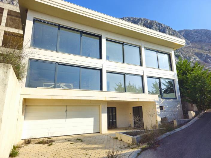 Image No.7-Villa for sale