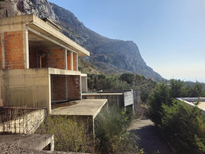 Image No.10-Villa for sale