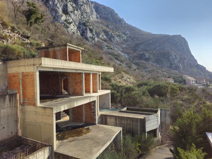 Image No.12-Villa for sale