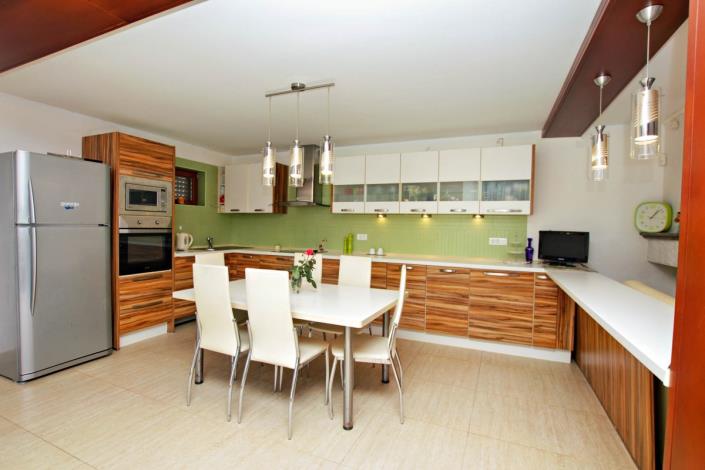 Image No.2-5 Bed House for sale