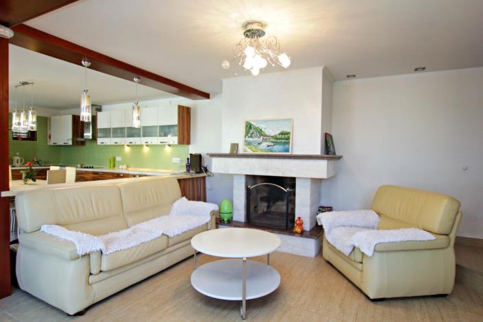 Image No.6-5 Bed House for sale