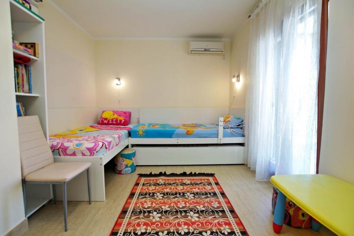 Image No.11-5 Bed House for sale