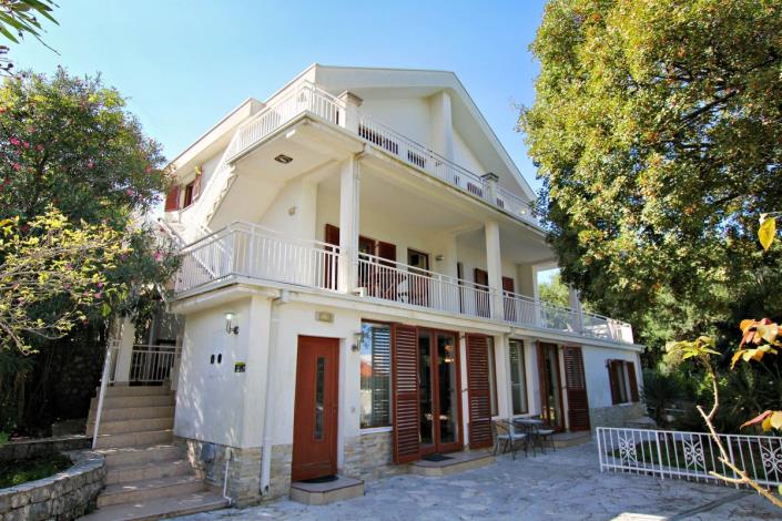 Image No.16-5 Bed House for sale