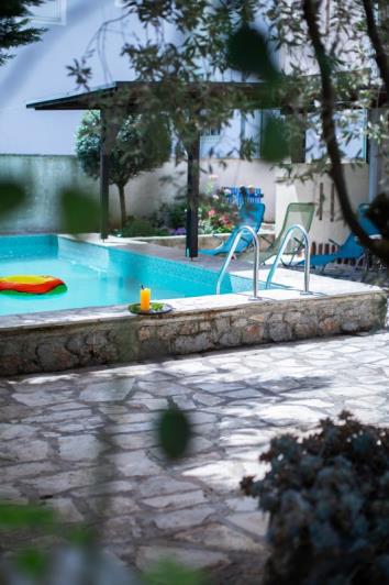 Image No.1-6 Bed Villa for sale