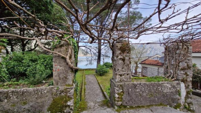 Image No.4-3 Bed Land for sale