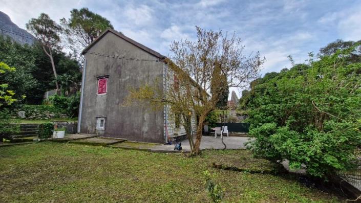 Image No.8-3 Bed Land for sale