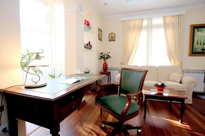 Image No.2-13 Bed Villa for sale