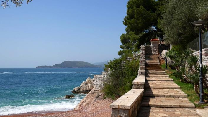 Image No.13-13 Bed Villa for sale