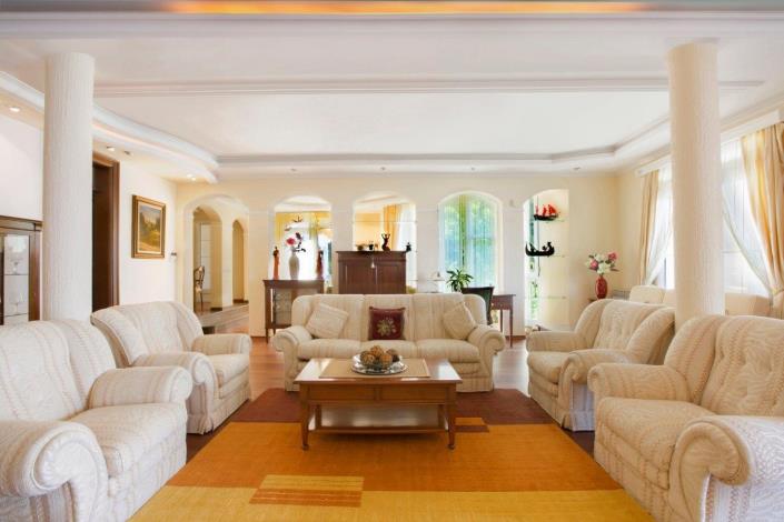 Image No.4-13 Bed Villa for sale