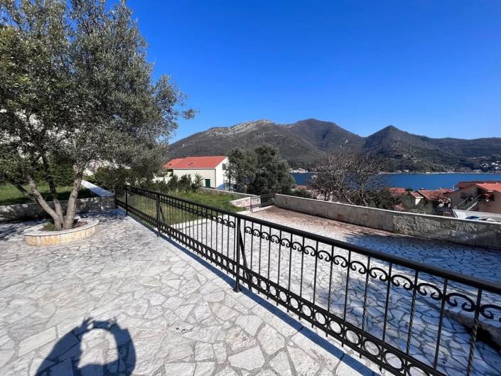 Image No.7-5 Bed House for sale