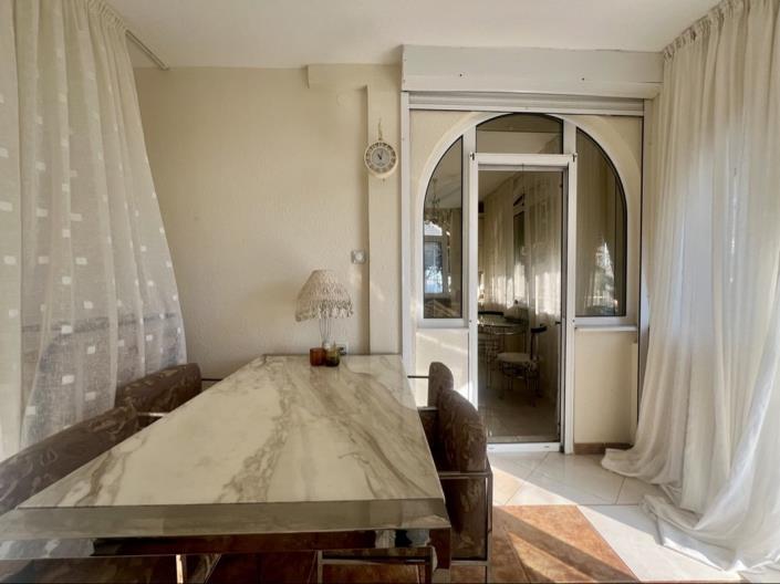 Image No.9-4 Bed House for sale