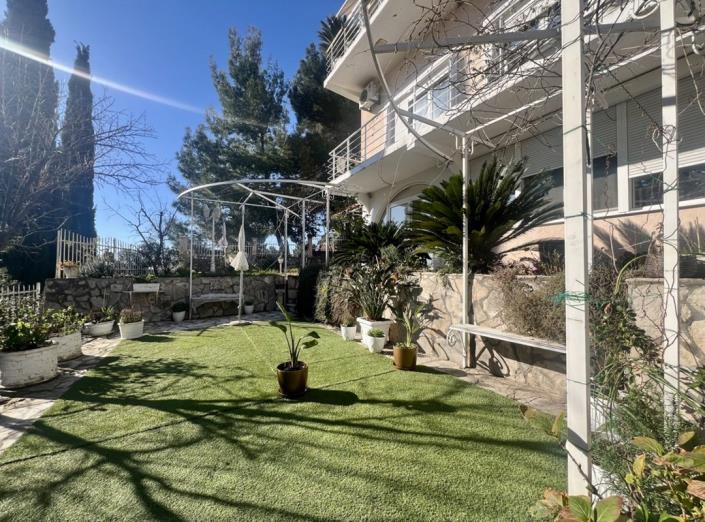 Image No.21-4 Bed House for sale