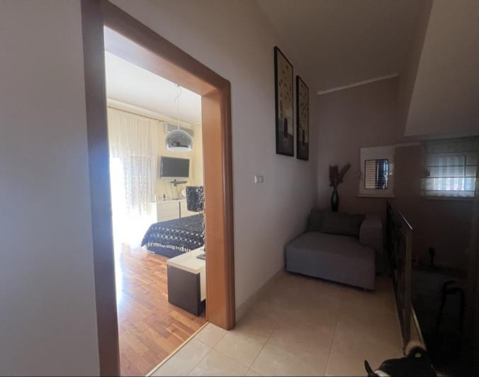 Image No.25-4 Bed House for sale