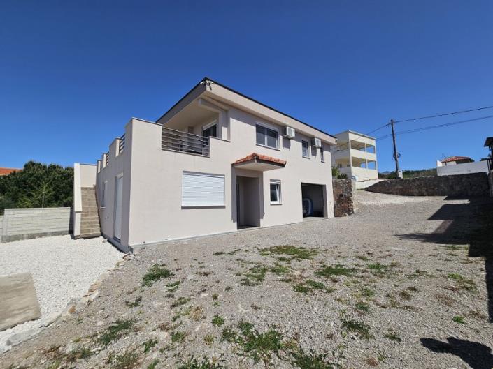 Image No.2-3 Bed House for sale