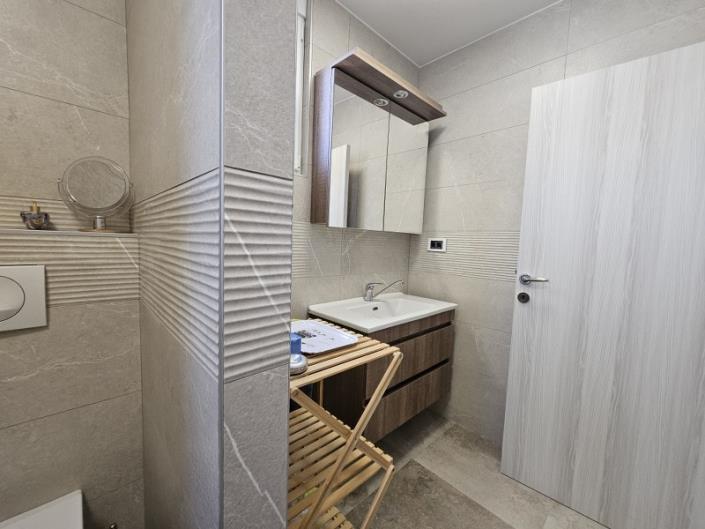 Image No.12-3 Bed House for sale