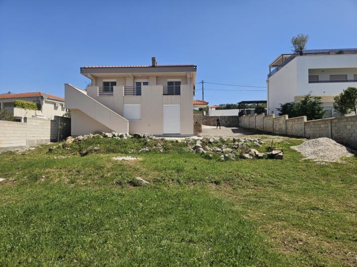 Image No.14-3 Bed House for sale