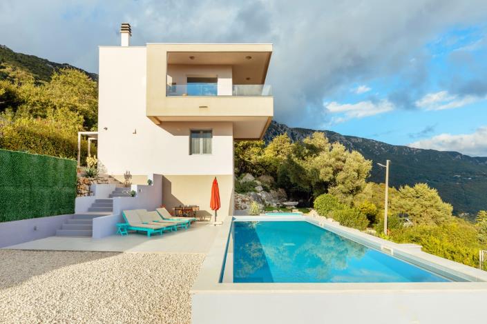 Image No.1-2 Bed Villa for sale