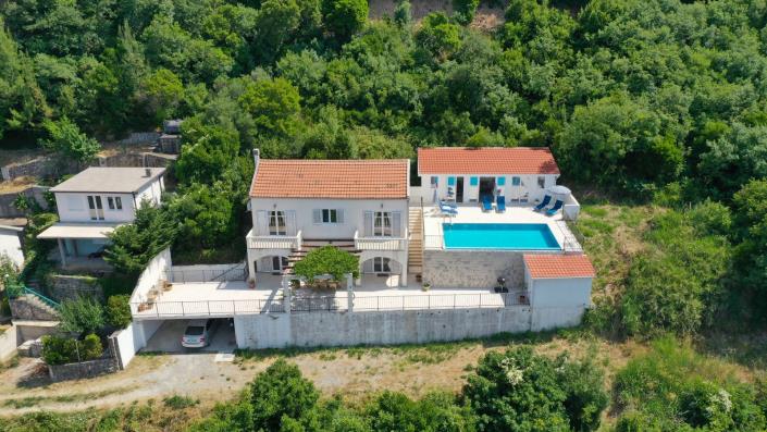 Image No.2-4 Bed Villa for sale