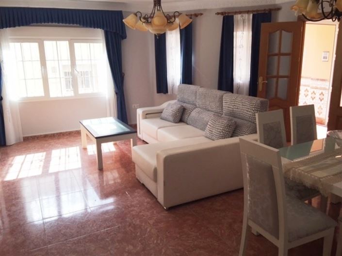 Image No.5-6 Bed Property for sale