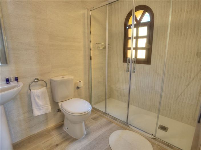 Image No.17-2 Bed Apartment for sale