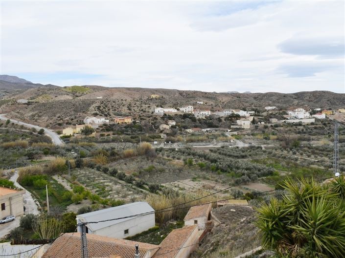 Image No.19-6 Bed Property for sale