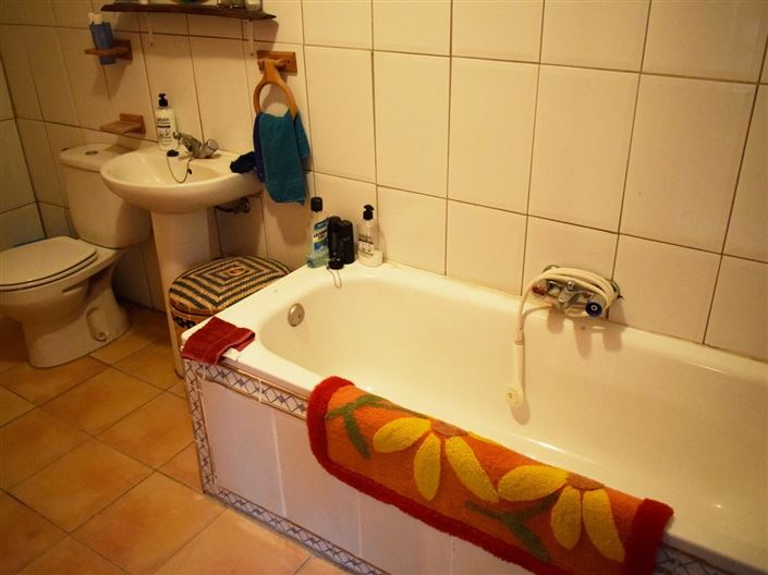 Image No.22-6 Bed Property for sale