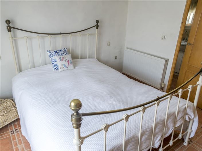 Image No.12-3 Bed Village House for sale