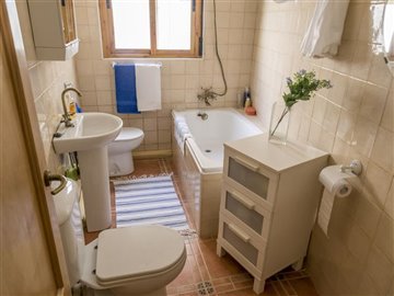 15346-village-house-for-sale-in-seron-344706-