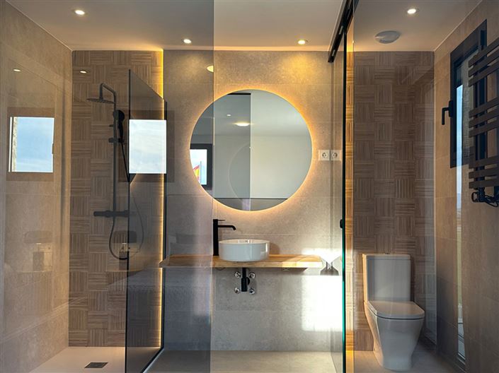 Image No.7-2 Bed Property for sale