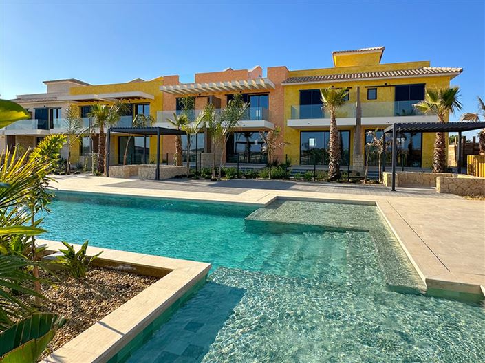 Image No.8-2 Bed Property for sale