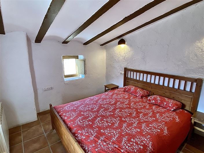 Image No.11-8 Bed Property for sale