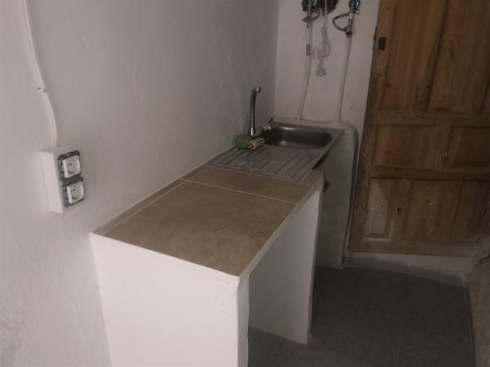 Image No.12-3 Bed Property for sale