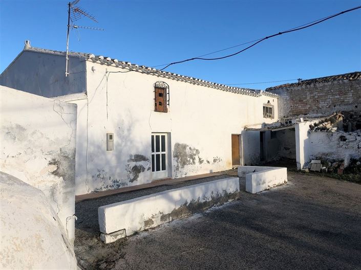 Image No.14-3 Bed Property for sale